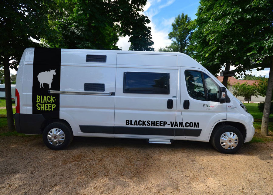 Création d'habillage véhicule pour Blacksheep Van à Saint-Malo et à la Réunion